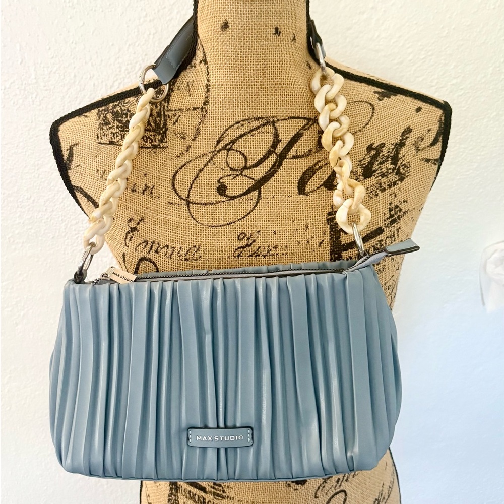 Max Studio Sky Blue Pleated Shoulder Bag w/ Cream Acrylic Strap 70’s Look